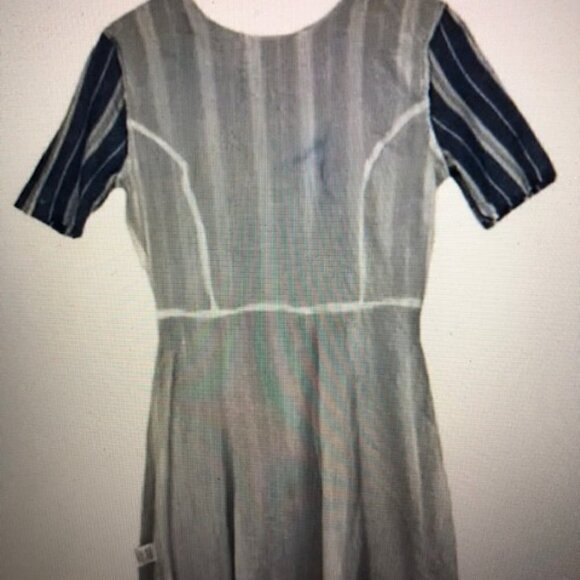 NWOT Tularosa Blue/ White Striped Short sleeve, belted, Fit & Flare Dress Small, - Picture 4 of 4